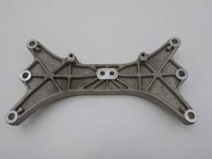 ŁAPA ZAWIESZENIE SKRZYNI MASERATI GHIBLI 670003953