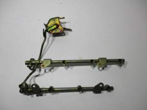 LISTWA WTRYSKOWA NISSAN 350Z