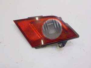 LAMPA W KLAPĘ TYŁ LEWA INFINITI M35 III