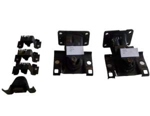 ŁAPA UCHWYT MOCOWANIE SILNIKA NISSAN TITAN ARMADA