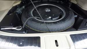 WKŁAD WYTŁOCZKA BAGAŻNIKA NA KOŁO INFINITI QX70 FX