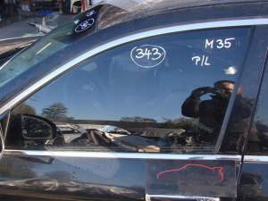 INFINITI M 35 SZYBA BOCZNA DRZWI PRZÓD LEWE