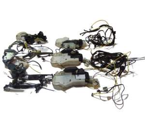 ZAMEK DRZWI PRAWY PRZÓD MERCEDES SL W230