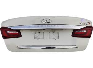 KLAPA BAGAŻNIKA BEZ OSPRZĘTU INFINITI Q70 M35 M37