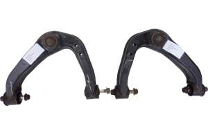 WAHACZ GÓRNY PRZÓD P/L NISSAN FRONTIER NAVARA D40