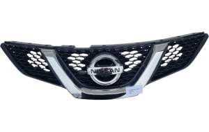 GRILL ATRAPA ZDERZAKA + KAMERA NISSAN QASHQAI J11