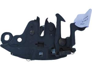 ZAMEK MASKI NISSAN TITAN I