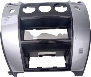 RAMKA ŚRODKOWA KONSOLI MITSUBISHI PAJERO SPORT II