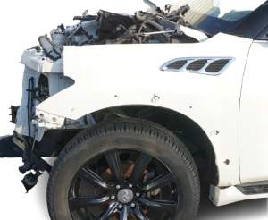 BŁOTNIK LEWY PRZÓD INFINITI QX80