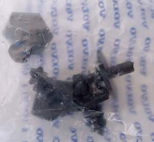 ŚRUBA KOŁECZEK SPINKA DYWANIKA VOLVO