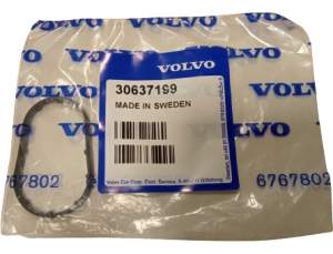 USZCZELKA CHŁODNICY OLEJU VOLVO XC70 XC90 C30 C70