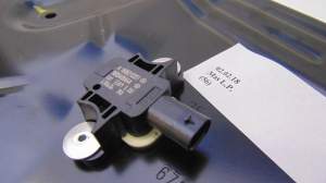 CZUJNIK UDERZENIOWY BOCZNY DRZWI MASERATI GHIBLI