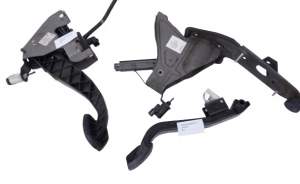 PEDAŁ SPRZĘGŁA VW MULTIVAN TRANSPORTER T5 2.5 D