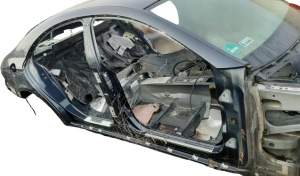 PRÓG PRAWY SŁUPEK ŚRODKOWY MERCEDES CLS W219 2004-