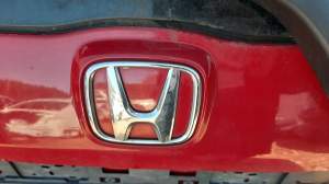 LOGO EMBLEMAT KLAPY BAGAŻNIKA HONDA JAZZ I 01-08