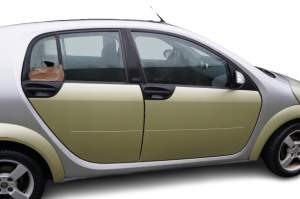 SZYBA BOCZNA DRZWI PRAWY TYŁ SMART FORFOUR I W454