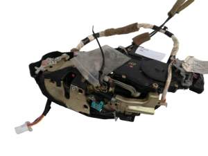 ZAMEK DRZWI LEWY TYŁ LEXUS LS430 01-06