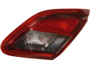 LAMPA PRAWY TYŁ W KLAPĘ OPEL CORSA E 5D