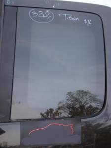 NISSAN TITAN KING CAB SZYBA BOCZNA DRZWI TYŁ R/L