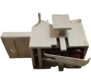 WKŁADKA ZAMKA KLAPY BAGAŻNIKA BMW 5 E60 E61 3 E46