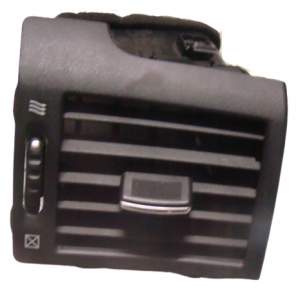 INFINITI M35 45 KRATKA NAWIEWU PRAWA 68760 EG000