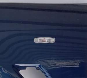 KIERUNKOWSKAZ BŁOTNIKA LEWY PRZÓD INFINITI QX70 FX30d FX35 FX37 FX50