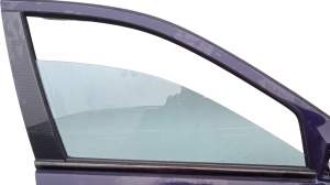SZYBA DRZWI PRAWA PRZÓD MERCEDES C W203 SEDAN