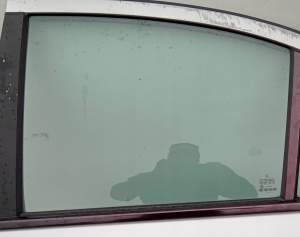 BOCZNA SZYBA DRZWI LEWA TYŁ MERCEDES E W211 SEDAN