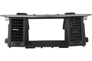 RAMKA WYŚWIETLACZA KRATKI NAWIEWU INFINITI QX56 QX80 Z62 11-19