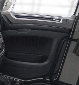 BOCZEK TAPICERKA DRZWI PRAWA DAF XF 106 530 LIFT
