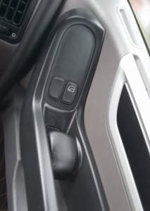 PRZYCISK PANEL SZYBY PRAWY DAF XF 106 530 LIFT