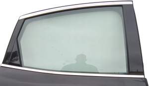 SZYBA DRZWI PRAWA TYŁ TYLNA INFINITI Q70 M30d M35 M37 M56