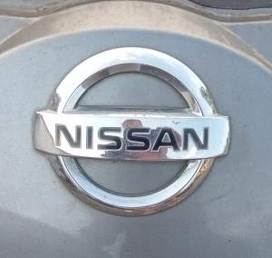 EMBLEMAT KLAPY BAGAŻNIKA NISSAN MURANO Z50