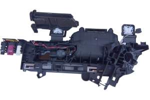 SYSTEM WSPORNIK KLAMKI LEWY PRZÓD BMW G70 5A67B42