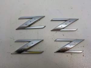 ZNACZEK EMBLEMAT NISSAN 350Z