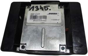 28060CF42B BOSE AUDIO WZMACNIACZ NISSAN 350Z