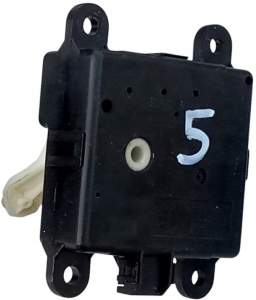 SILNICZEK KLAPY NAGRZEWNICY NISSAN PRIMERA P12 ALMERA N16 TINO 3027030840