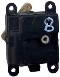 SILNICZEK KLAPY NAGRZEWNICY NISSAN PRIMERA P12 ALMERA N16 TINO 3T04030820