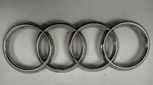 ZNACZEK LOGO EMBLEMAT ATRAPY AUDI Q5 II FY