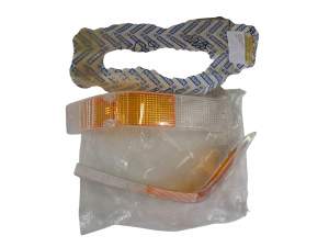 KLOSZE KIERUNKOWSKAZU PRZÓD NISSAN CABSTAR F22