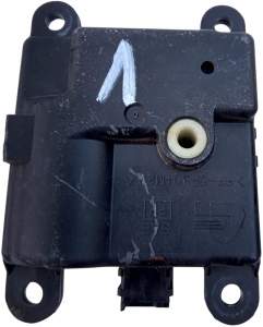 SIŁOWNIK KLAPY NAGRZEWNICY NISSAN PRIMERA P12 ALMERA N16 TINO