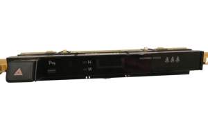 PANEL PRZYCISK ŚWIATEŁ AWARYJNYCH TOYOTA RAV4 IV 8395042060