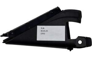 RAMKA TRÓJKĄT DRZWI PRAWY TYŁ INFINITI QX50 EX30d EX35 EX37