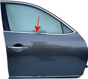 LISTWA ZGARNIAJĄCA DRZWI PRAWA PRZÓD INFINITI EX30d EX35 EX37 QX50