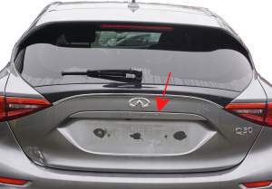 LISTWA KLAPY BAGAŻNIKA TYŁ INFINITI Q30 2.2 DIESEL QX30