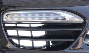 KRATKA ZDERZAKA PRAWA PRZÓD PORSCHE CAYENNE II 92A PRZED LIFT 2010-2014