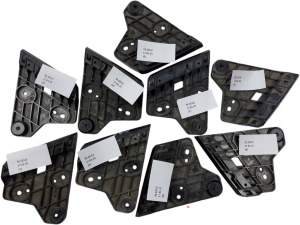 ŚLIZG UCHWYT MOCOWANIE LAMPY PRAWE PRZÓD INFINITI Q70 M30d M35 M37 M56