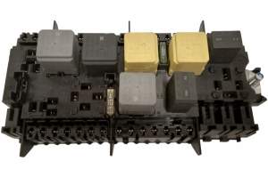 SKRZYNKA BEZPIECZNIKÓW INFINITI Q30 QX30 W176 X156 W156 W246 C117 X117 W117