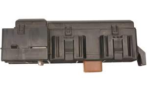 SKRZYNKA BEZPIECZNIKÓW INFINITI Q70 M30d M35 M37 M56