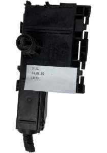 SKRZYNKA BEZPIECZNIKÓW INFINITI QX56 NISSAN ARMADA TITAN 243827S010